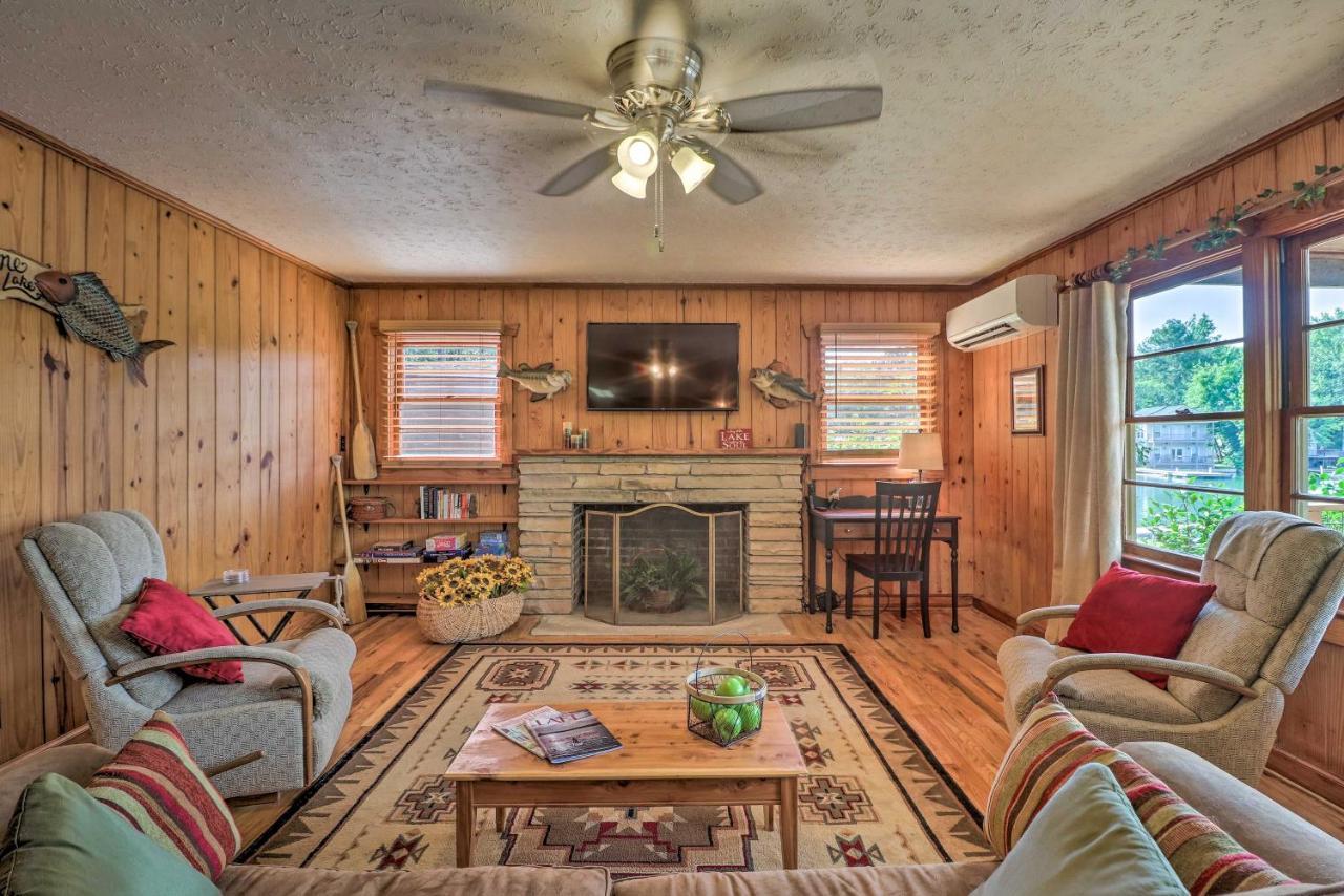 Waterfront Lake Martin Home With Grill And Beach! Eclectic Exterior photo