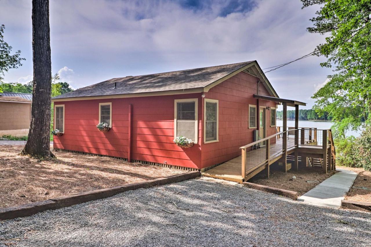 Waterfront Lake Martin Home With Grill And Beach! Eclectic Exterior photo